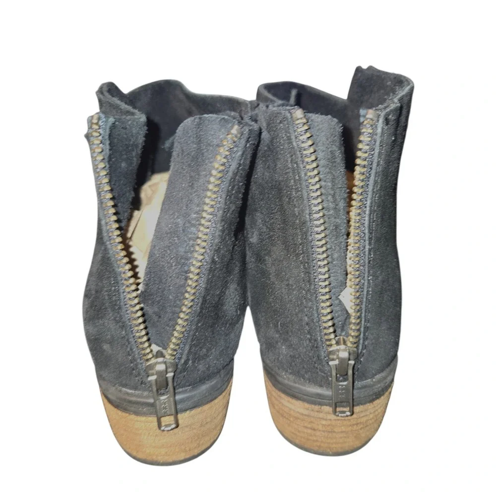 Very Volatile Aldworth Booties‎ Women 10 Black Suede Rear Zip Low Stacked Heel